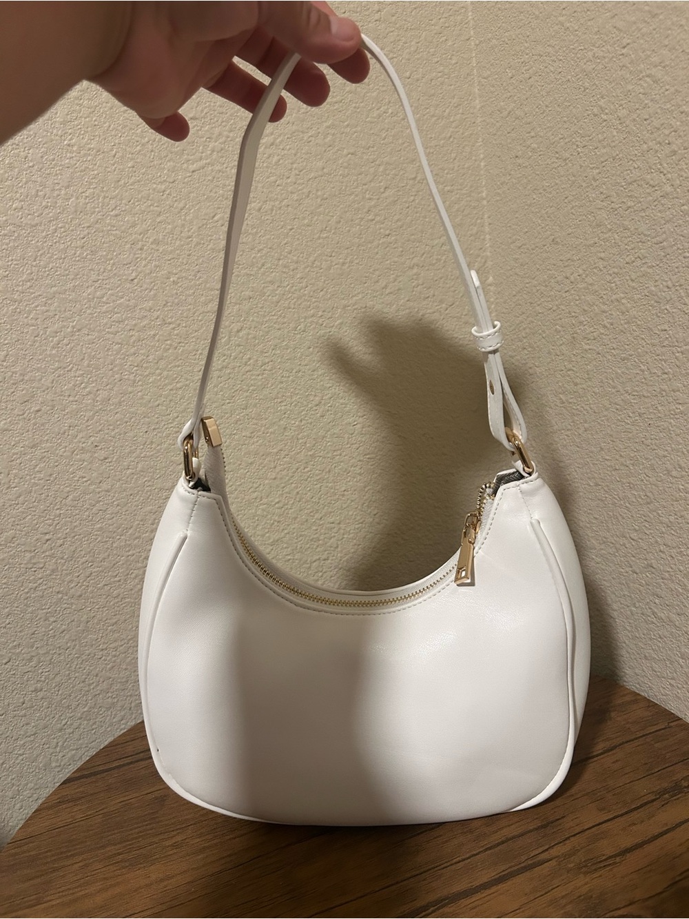 Source Unknown White Shoulder Bag with Gold Hardware